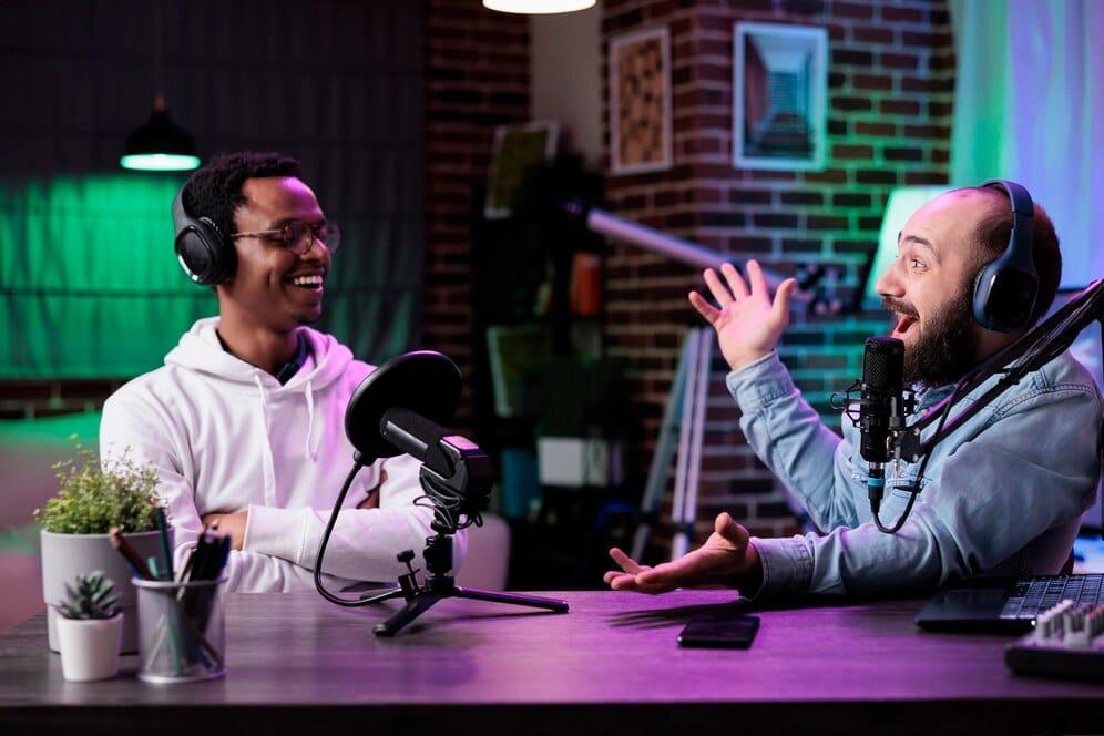the-world-of-podcasting-how-to-start-your-own